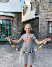 Load image into Gallery viewer, Hogwarts All House Garland