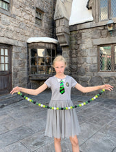 Load image into Gallery viewer, Green and Black Slytherin Garland