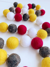 Load image into Gallery viewer, Red and Gold Gryffindor Garland